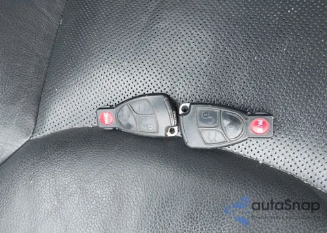 2006 Mercedes-Benz S 430 4Matic z USA, uszkodzony, nr VIN WDBNG83J56A463628